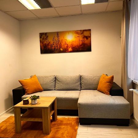Apartmany V Centre - Vlastna Izba So Spolocnou Kuchynou A Kupelnou Moze Byt Zdielana 2 Inymi Izbami Martin Exterior photo