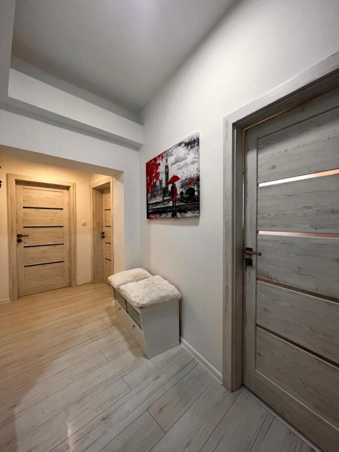 Apartmany V Centre - Vlastna Izba So Spolocnou Kuchynou A Kupelnou Moze Byt Zdielana 2 Inymi Izbami Martin Exterior photo